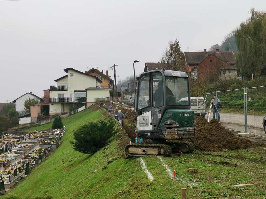 Radovi na Groblju sv. Ilije: Postavlja se ograda na južnoj strani groblja